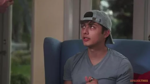 Jeune fumeur de cannabis se fait corriger