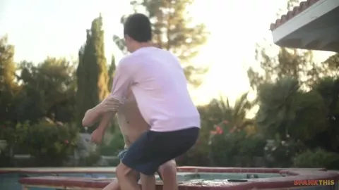 HelixStudios — Me bate na piscina — Max Carter, Milo Harper