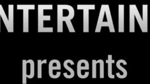 Tristan Archer bottomt für den latinischen Hengst Joey Pele