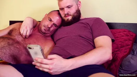 Doggystyle con chubby maturo