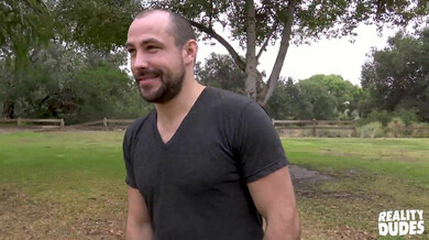 DILF usa un dildo per la prima volta