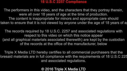 Athlète rouquin se branle dans les vestiaires