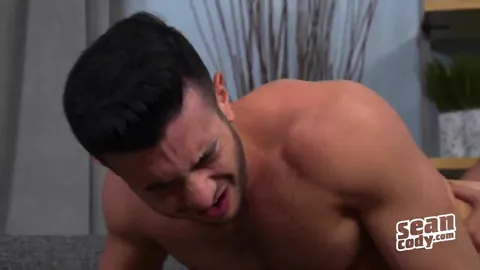 Bareback a pecorina da un etero potente