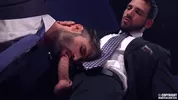 Enzo Rimenez holt im Kino seinen Schwanz raus