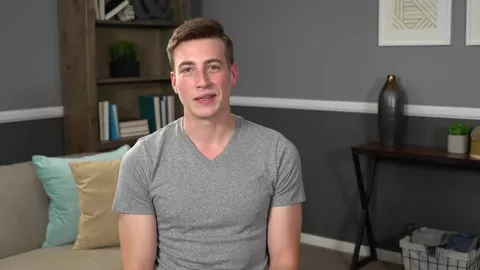 Kurt usa su consolador más grande