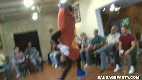 Stripper wird vom Publikum geblasen — Sausage Party