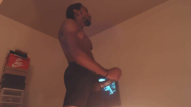 Tipo sexy si masturba