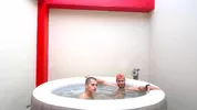 Casal transa no Chaturbate no seu jacuzzi