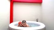 Casal transa no Chaturbate no seu jacuzzi