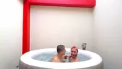 Casal transa no Chaturbate no seu jacuzzi