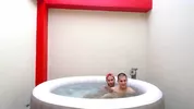 Casal transa no Chaturbate no seu jacuzzi