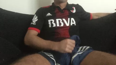 Duro sotto i pantaloncini da calcio