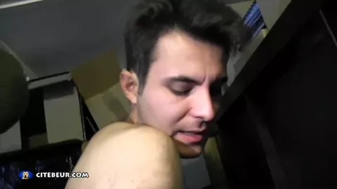 Pollón para desvirgarle el culo