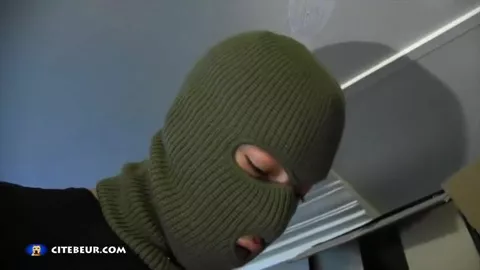 Um pauzão pra desvirginar o cu dele