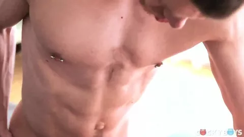 Caleb King fait un anulingus à Brandon Jones!