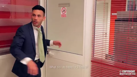 Andy Star wird von seinem Kollegen an seinem Arbeitsplatz vergewaltigt