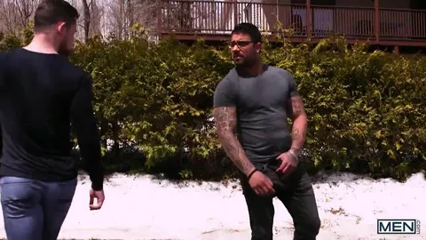 Cet addict aux grosses bites ne sera pas déçu