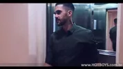 Funcionário enfia o pau na boca do chefe