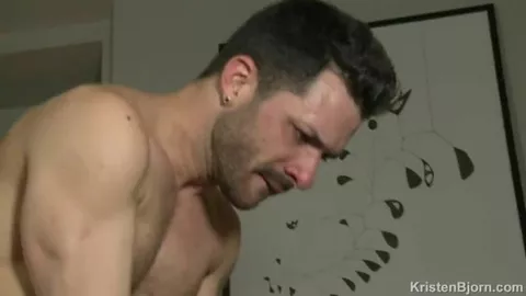 Trío bareback de barbudos