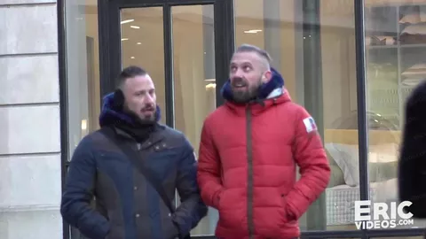 2 Jungs, die meinen Arsch mit Saft füllen