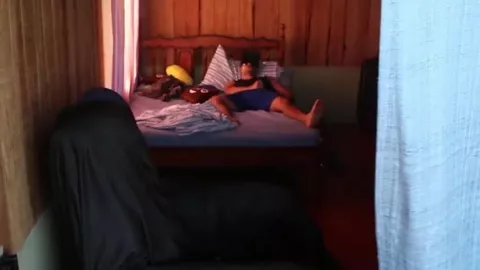 Mitbewohner beim Wichsen mit VR-Headset erwischt