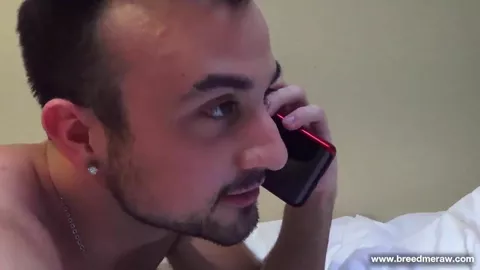 Un oso musculoso le va a destrozar el culo