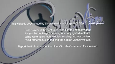 Beaux mecs imberbes bien membrés dans une sodomie sans capote