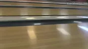 Er schnappt sich einen JH beim Bowling und nimmt ihn mit nach Hause
