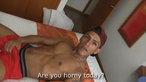 Latino-Gangster wichst