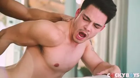 Uma bela bunda oferecida ao Sean Zevran