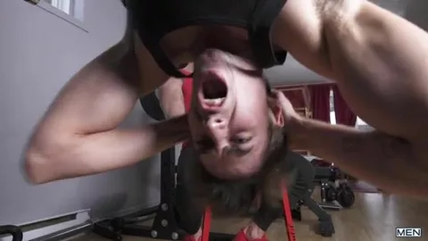 William Seed utilise un Plug vibrant télécommandé sur Jack Hunter à la salle de musculation