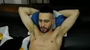 Si prepara il culo per un anale profondo