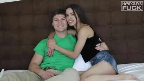 Un go-go dancer e la sua ragazza