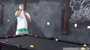 Une queue de billard dans le cul
