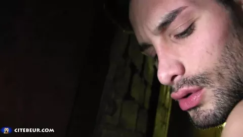 Uno spagnolo in vacanza viene smontato in cantina