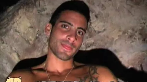 Jawel, sexy Kabylen, vögelt einen jungen Kerl im Keller