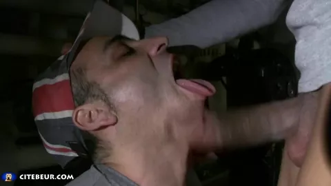 Niqué par un lascars à cagoule dans les caves de la cité