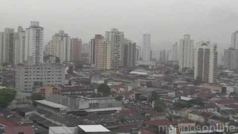 Il se régale avec cette grosse bite