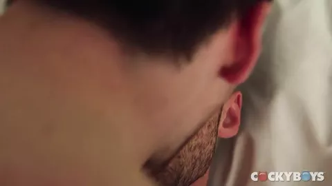 ¡Brandon Jones se folla a Dustin Holloway!