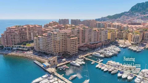 Etalons excités après un tour sur la plage nudiste