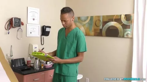 Infirmier métis en branle