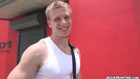 Incontro MMA finisce in scopata tra maschi