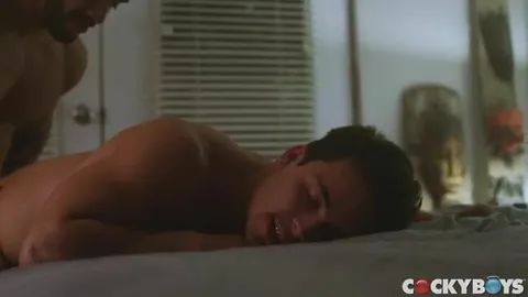 Arabe bodybuilder baise un mec avec virilité