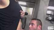 Suck & sodo gay nel parcheggio