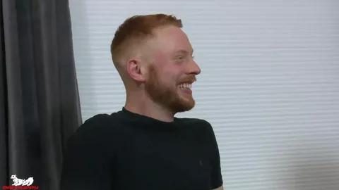 Bottom rosso scopato come una troia