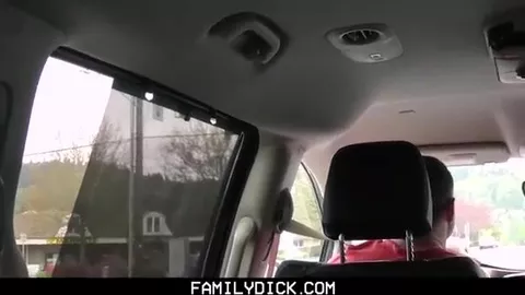 Comido pelo padrasto no carro