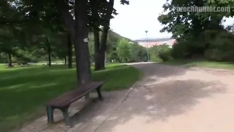 Casting porno gay sauvage dans le parc du Sacré Coeur