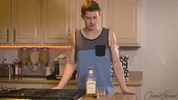 Elias se prend une double péné et une exquise éjaculation faciale après une baise intense
