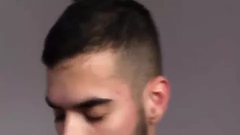 Macho latino dal bel culo sfonda un coatto