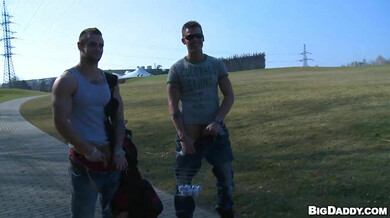 Sexo bareback en el campo de golf